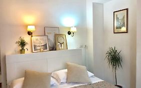 Aura Rooms
